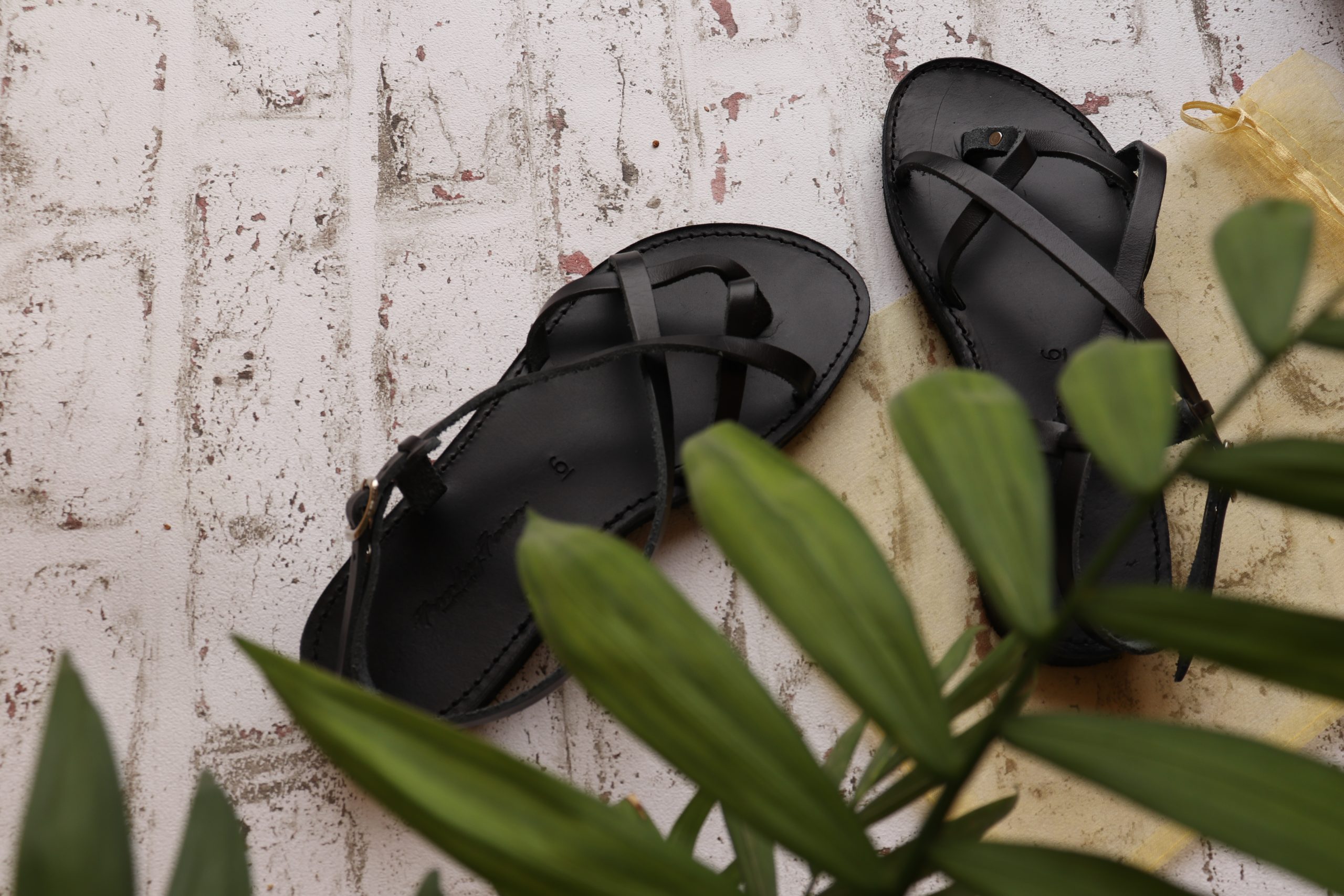 FUNKY FEELING women's genuine leather sandals, black