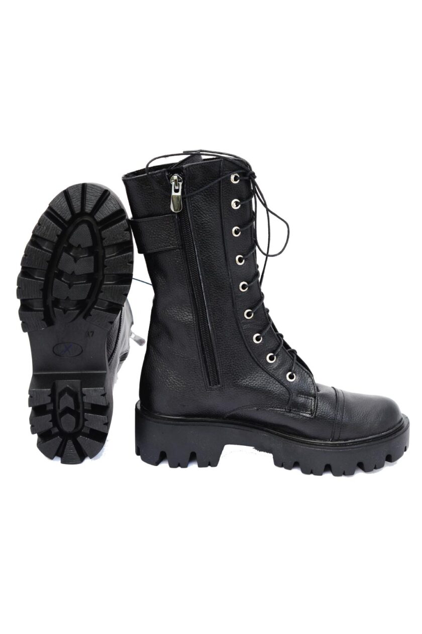 Women's boots with buckles FUNKY LOOK, black