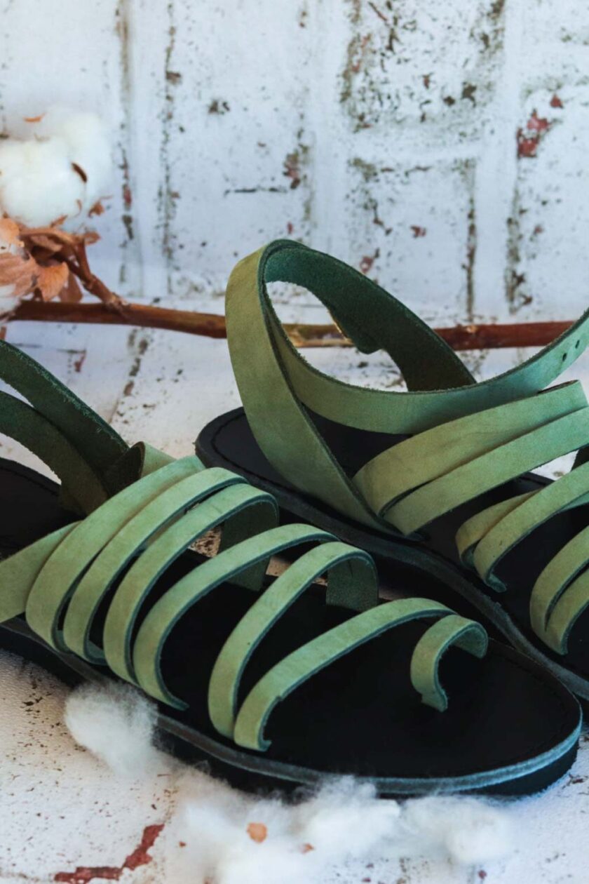 FUNKY FIT strappy sandals in green leather